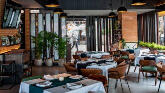 Si buscas una experiencia culinaria que trascienda el paladar y despierte todos tus sentidos, Bodega Argentina es el lugar ideal.